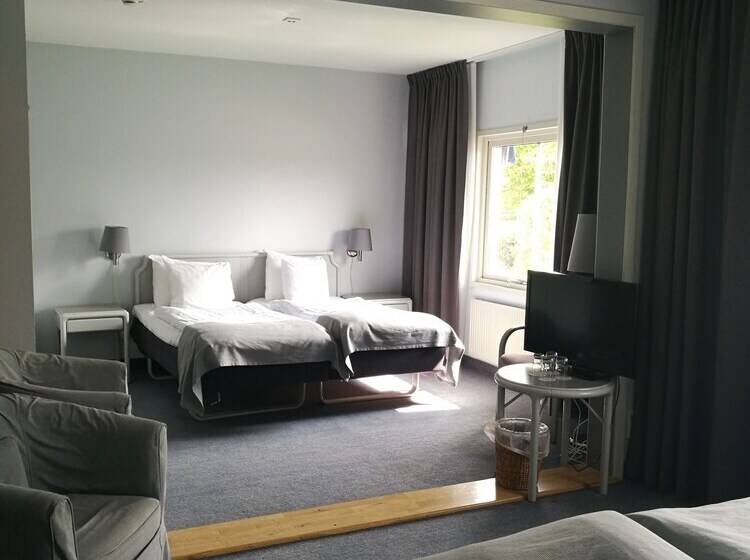 חדר סטנדרט לארבעה, L Erikslund