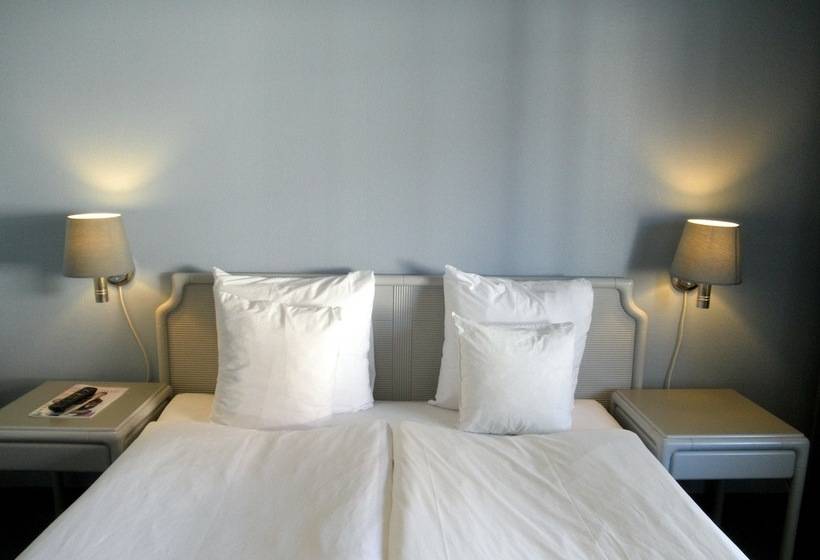 חדר סטנדרט לארבעה, L Erikslund