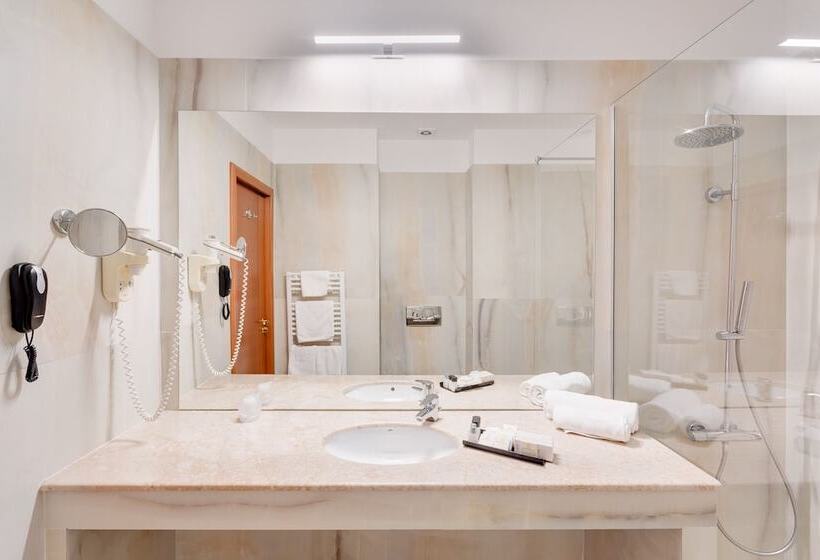 スタンダードルーム, Opera Plaza