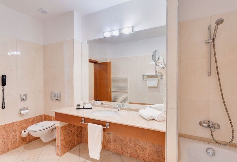 エクゼクティブルーム, Opera Plaza