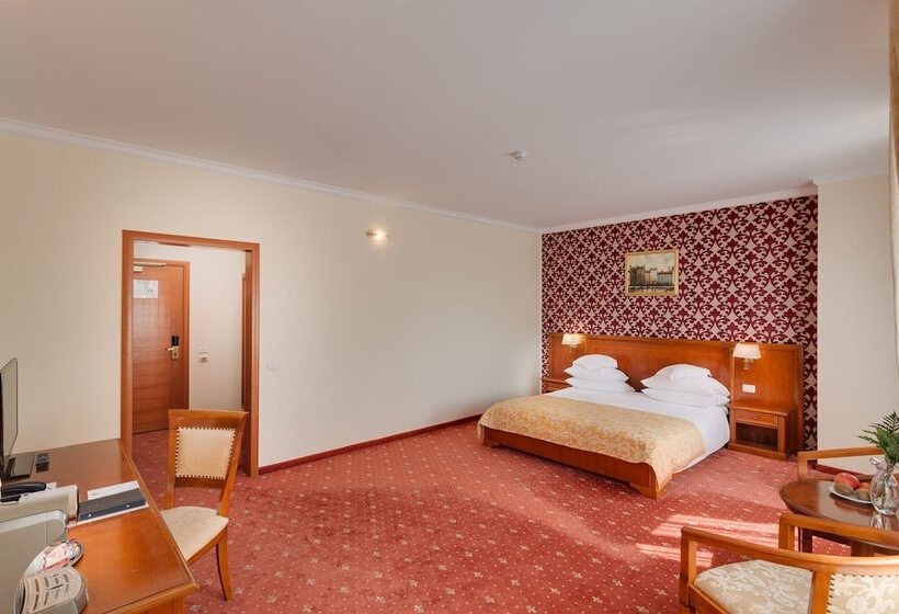 エクゼクティブルーム, Opera Plaza