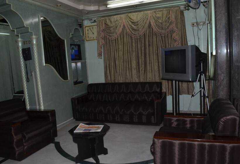 סוויטה משפחתית, T.a.p Paradise