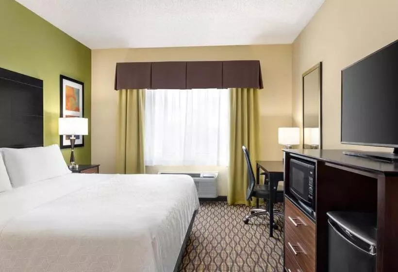 身障者適用キングサイズベッドルーム, Holiday Inn Express Hotel & Suites Edmond, An Ihg