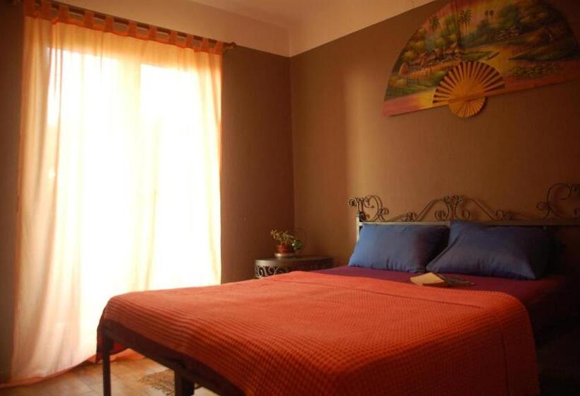 اتاق استاندارد با سرویس بهداشتی مشترک, Hostel Anton
