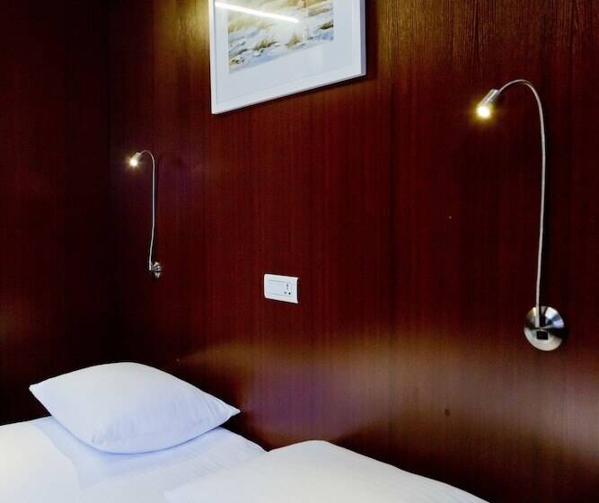 اتاق لوکس یک تخته, Pensiune Turistica Olsi