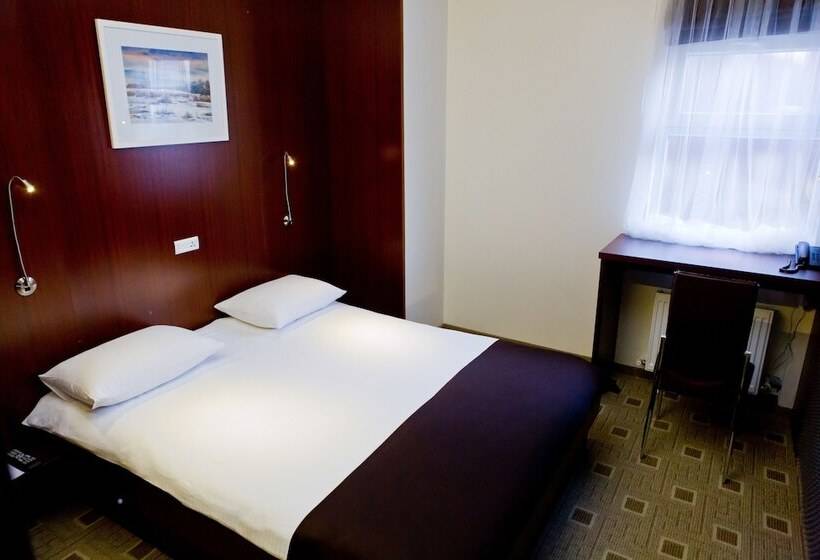 اتاق لوکس یک تخته, Pensiune Turistica Olsi