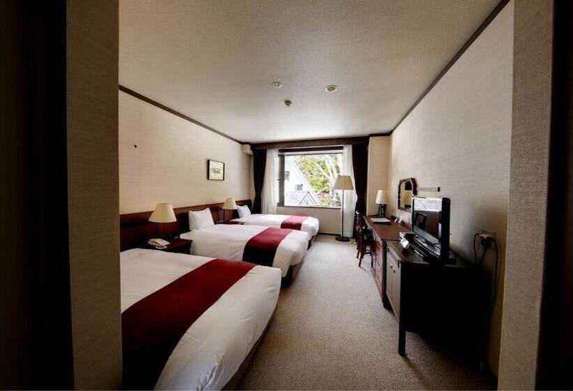 패밀리 룸, Hakuba Mominoki