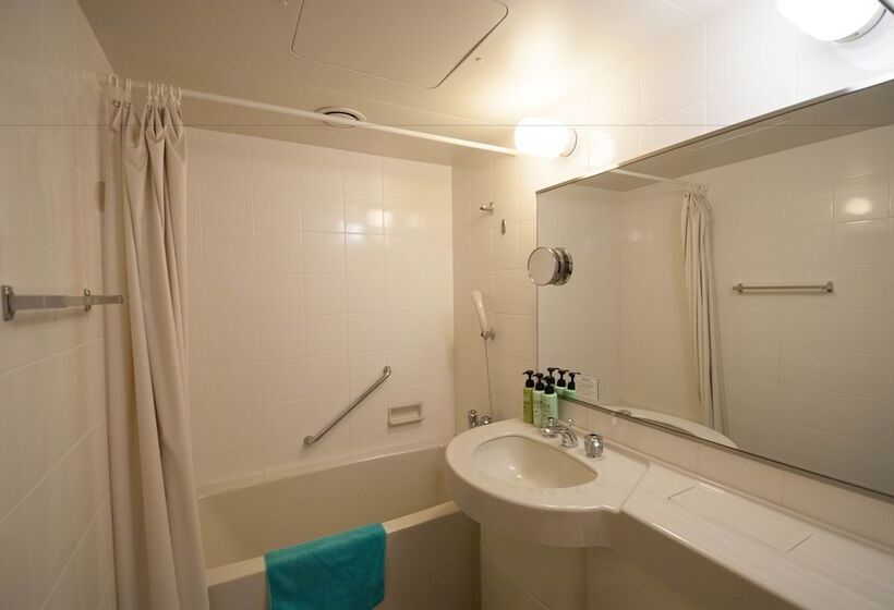 패밀리 룸, Hakuba Mominoki