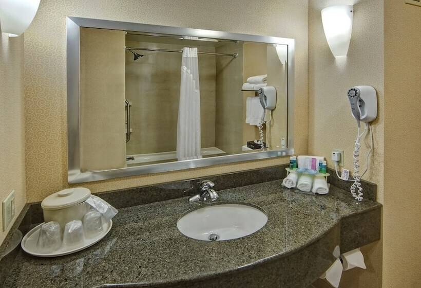 סוויטה אקזקיוטיב, Holiday Inn Express & Suites Cookeville, An Ihg