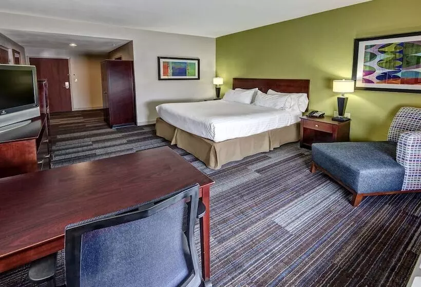 スイート, Holiday Inn Express & Suites Cookeville, An Ihg