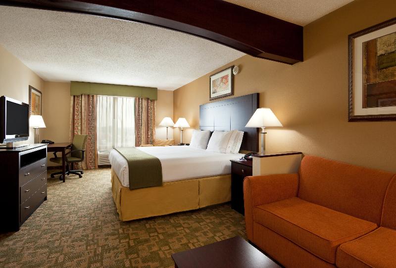 带大床的套房, Holiday Inn Express & Suites Dayton South Franklin By Ihg
