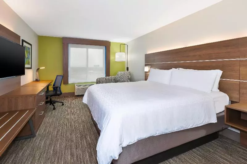 キングサイズベッドのスタンダードルーム, Holiday Inn Express & Suites Dayton South Franklin By Ihg