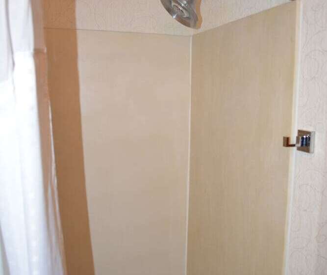 جناح, Holiday Inn Express & Suites Lancaster By Ihg