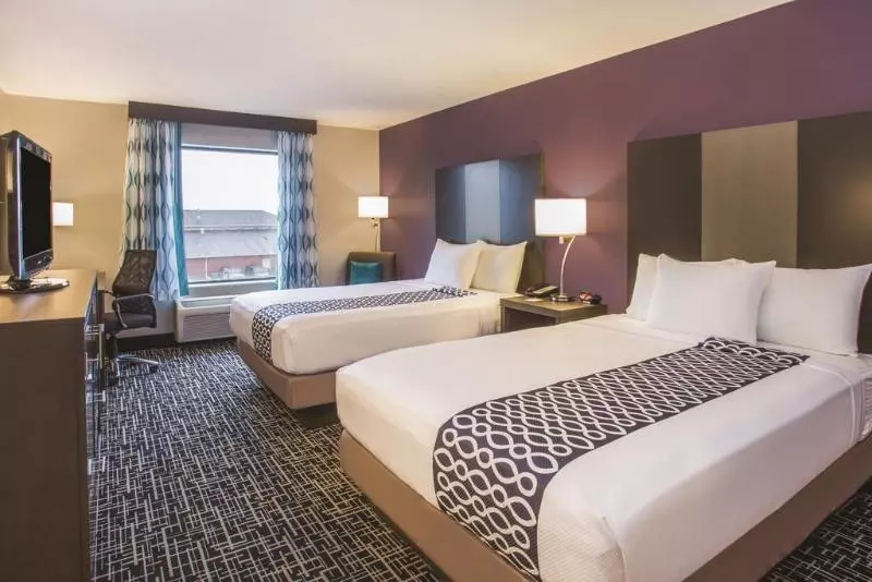 キングサイズベッドのスタンダードルーム, Holiday Inn Express Hocking Hills Logan, An Ihg