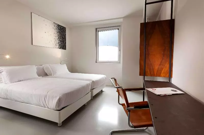 身障者適用スイートルーム, Holiday Inn Express Hocking Hills Logan, An Ihg