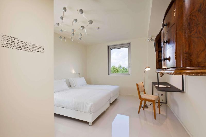 جناح لذوى الاحتياجات الخاصة, Holiday Inn Express Hocking Hills Logan, An Ihg