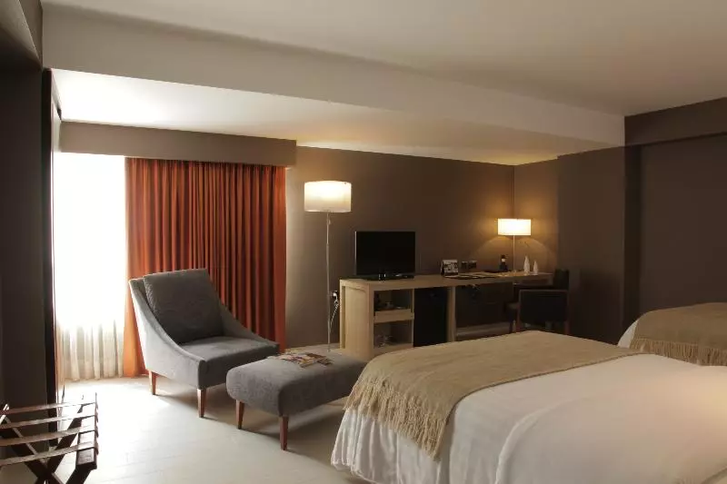 身障者適用キングサイズベッドルーム, Holiday Inn Express Hocking Hills Logan, An Ihg