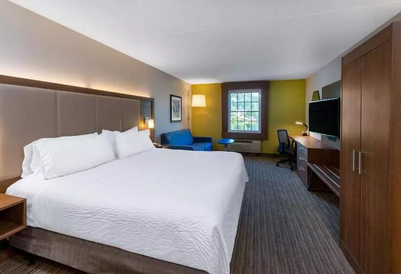 キングサイズベッドのスタンダードルーム, Holiday Inn Express State College At Williamsburg Square, An Ihg