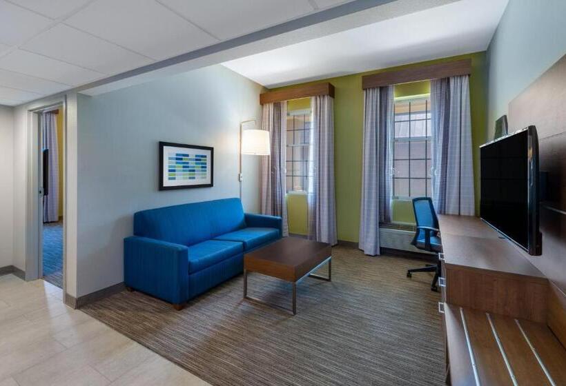 스위트 킹사이즈 침대, Holiday Inn Express State College At Williamsburg Square, An Ihg