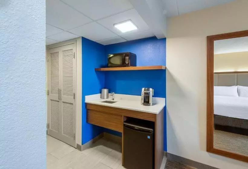 障害者適応デラックスルーム, Holiday Inn Express State College At Williamsburg Square, An Ihg