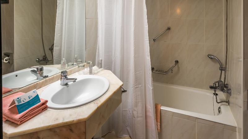 장애인을 위한 스위트, Holiday Inn Express State College At Williamsburg Square, An Ihg