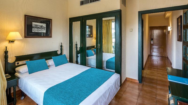 장애인을 위한 스위트, Holiday Inn Express State College At Williamsburg Square, An Ihg