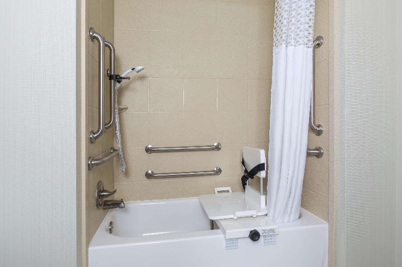 Люкс, Holiday Inn Express State College At Williamsburg Square, An Ihg
