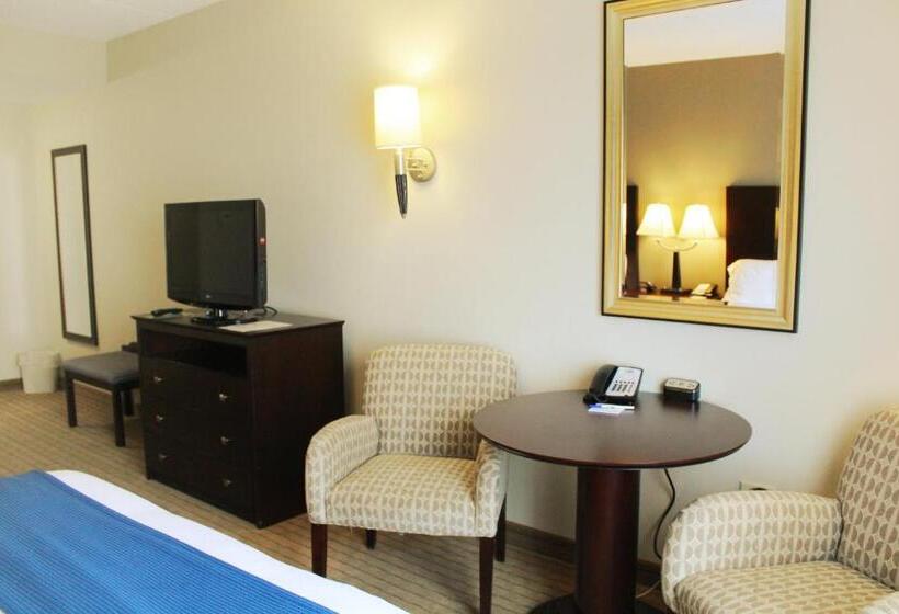 身障者適用キングサイズベッドルーム, Holiday Inn Express & Suites Malone, An Ihg