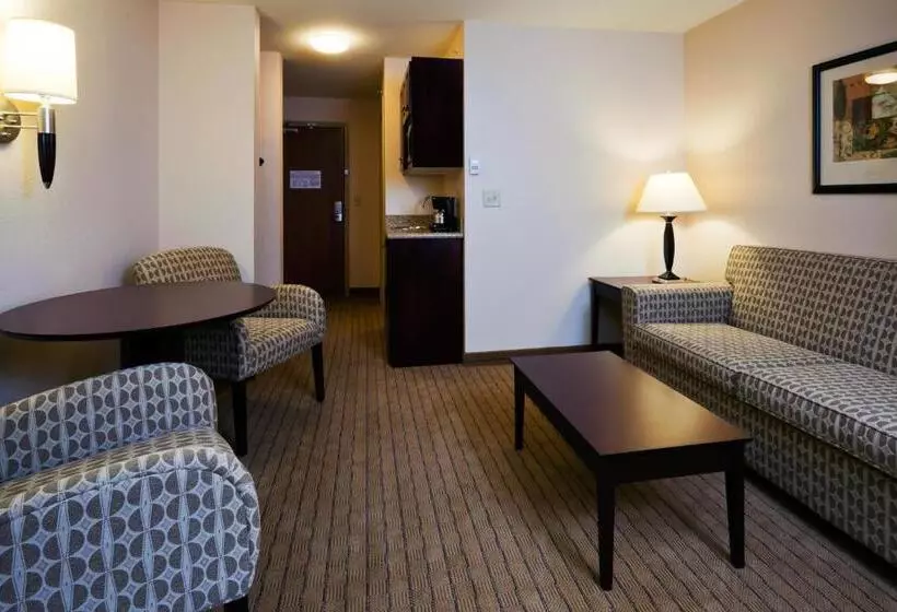 キングサイズベッドのスイートルーム, Holiday Inn Express Washington Court House, An Ihg