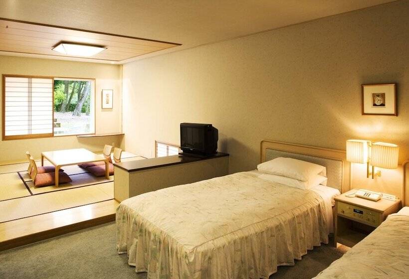 חדר משפחתי, Luxze Hitotsuba/cottage Himuka