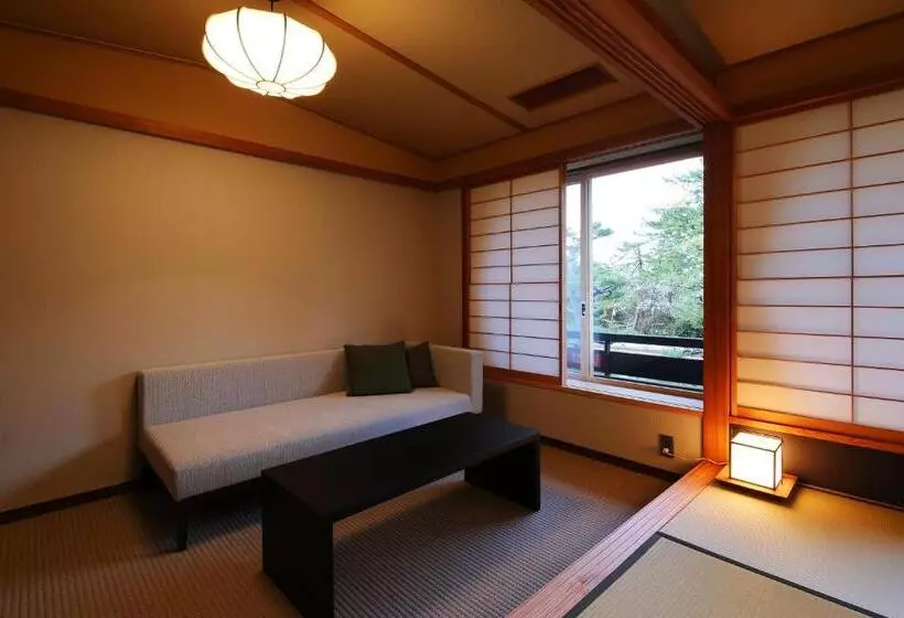 スタンダード４人部屋, Monjusou