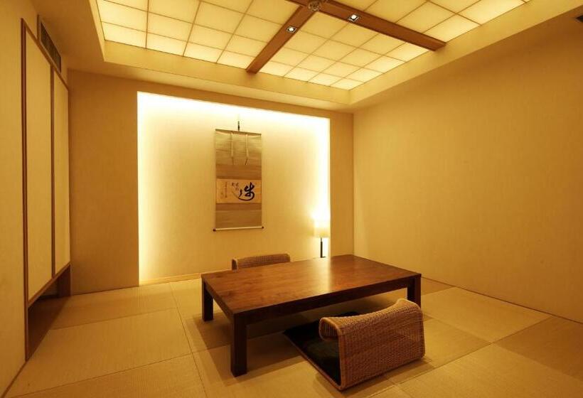 جناح ديلوكس, Monjusou