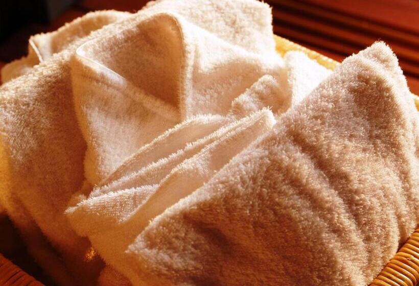 جناح ديلوكس, Monjusou