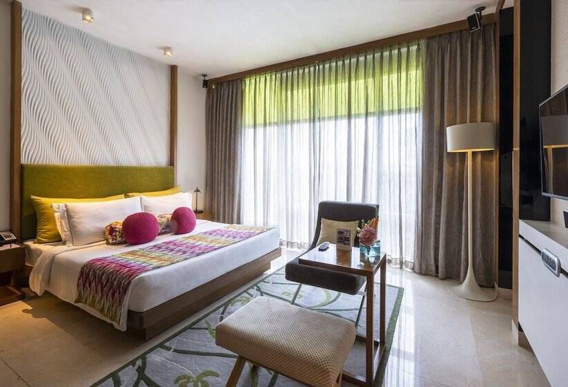 프리미엄 룸 풀장 전망, Vivanta Bengaluru, Whitefield