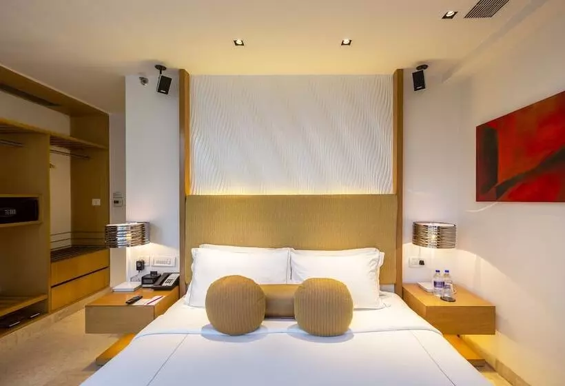プールの見えるプレミアムスイート, Vivanta Bengaluru, Whitefield