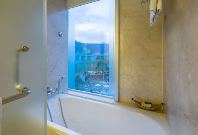 プレジデントスイートルーム, Vivanta Bengaluru, Whitefield
