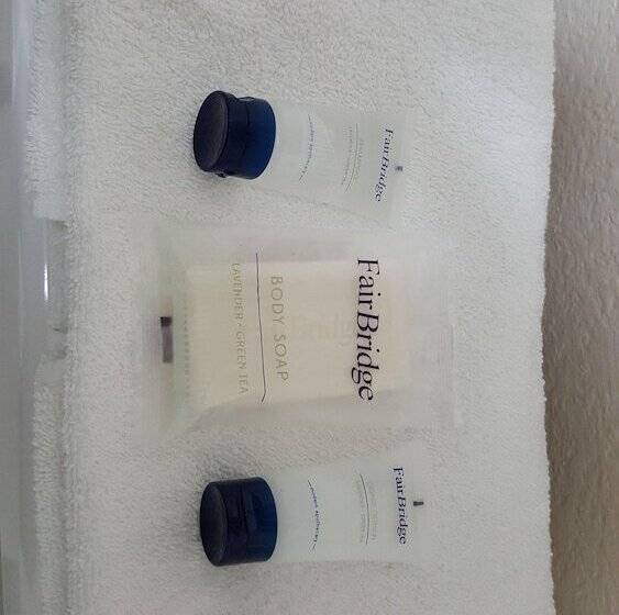 带2个双人床的标准工作室, Gurnee Motel