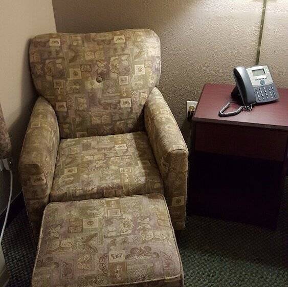 带2个双人床的标准工作室, Gurnee Motel