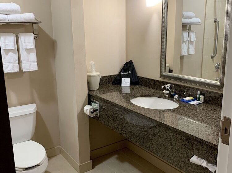스위트, Holiday Inn Express Hotel & Suites North Sequim, An Ihg