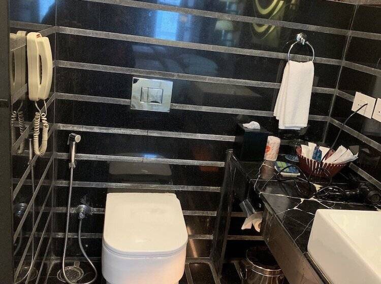 バルコニー付プレミアムルーム, Four Points By Sheraton Visakhapatnam