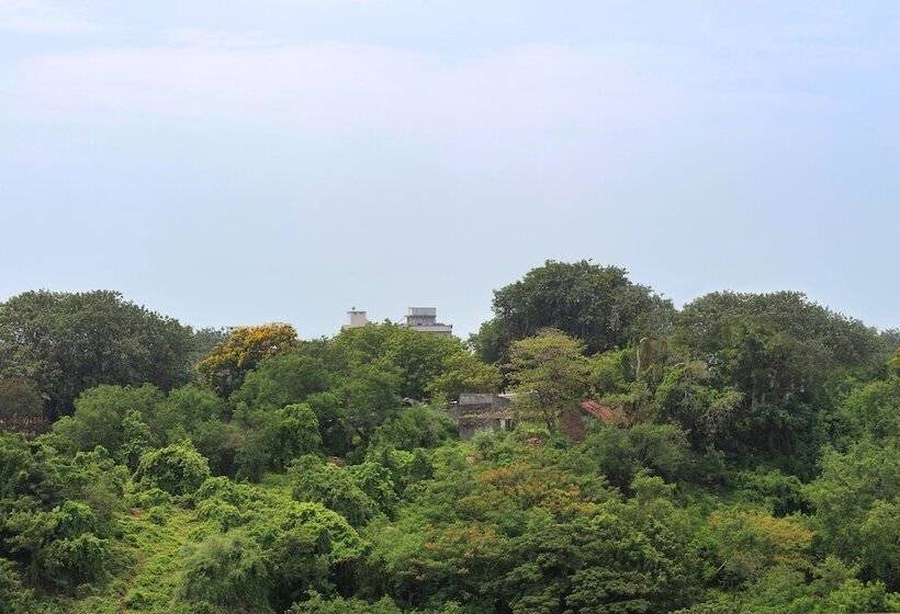 带阳台精选间, Four Points By Sheraton Visakhapatnam