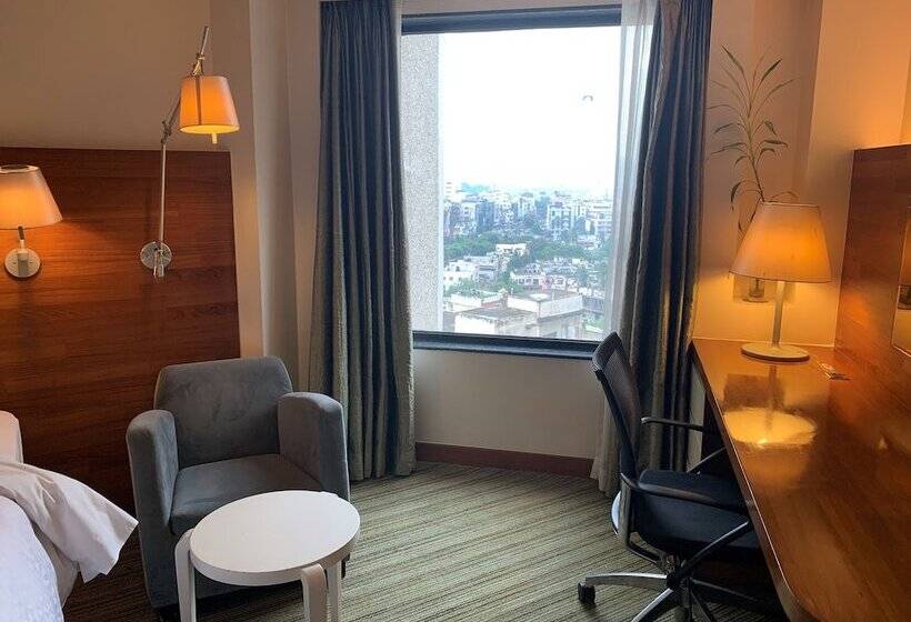 Номер Premium с Балконом, Four Points By Sheraton Visakhapatnam