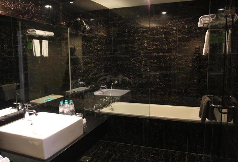 סוויטה נשיאותית, Grand Zuri Cikarang Jababeka