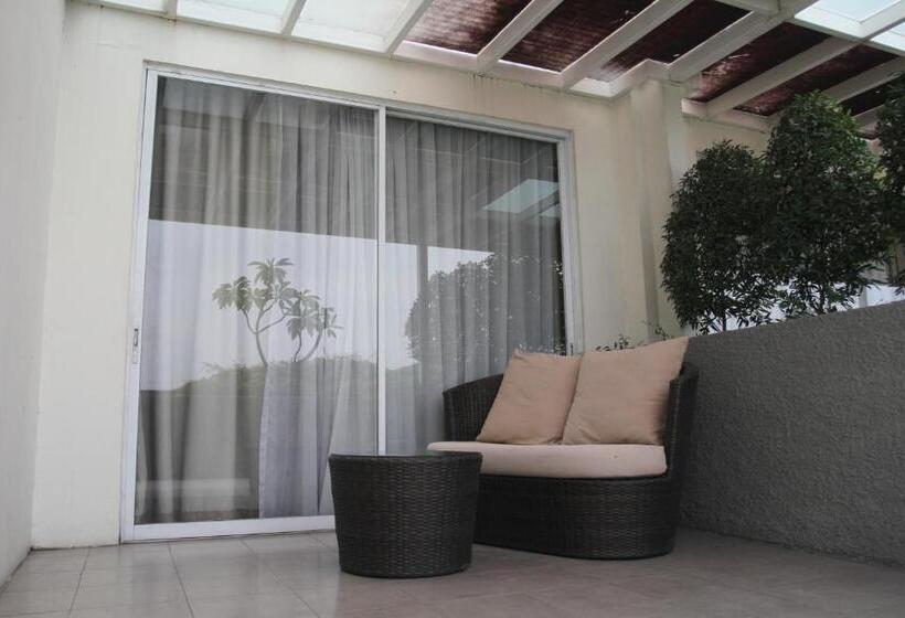 חדר דלוקס עם מרפסת, Grand Zuri Cikarang Jababeka