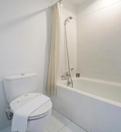 חדר דלוקס עם מרפסת, Grand Zuri Cikarang Jababeka