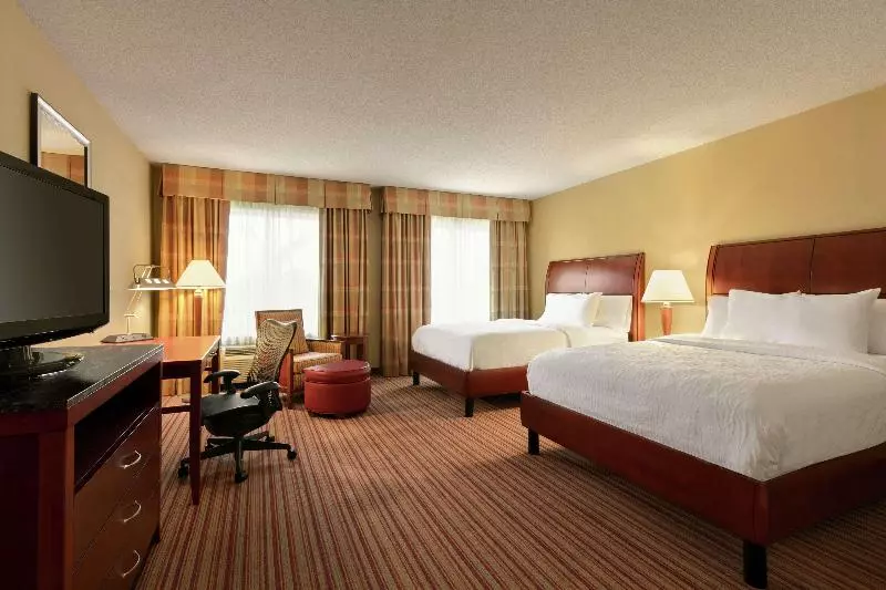 身障者適用キングサイズベッドルーム, Holiday Inn Express Daytona Beach   Speedway, An Ihg