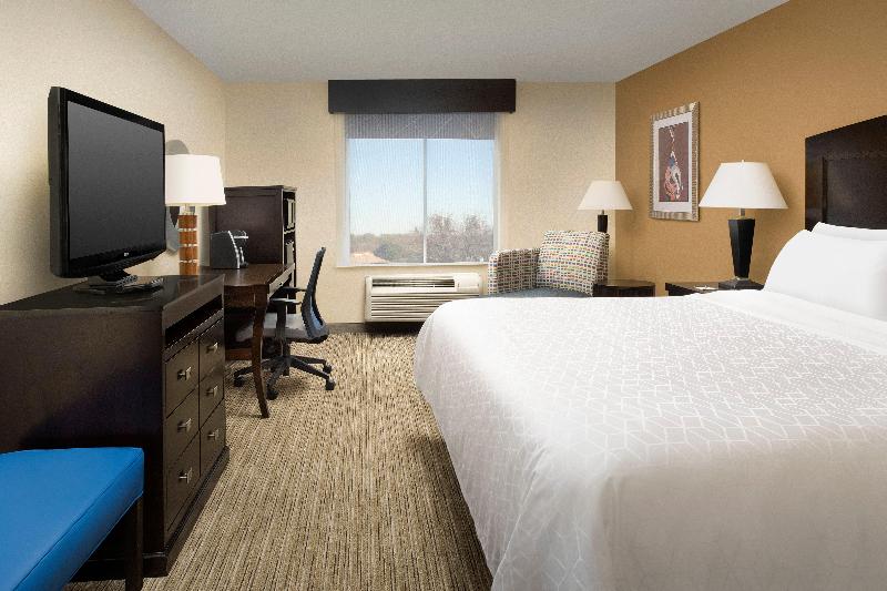 Стандартный Номер Кровать Кинг, Holiday Inn Express Hotel & Suites Uvalde By Ihg