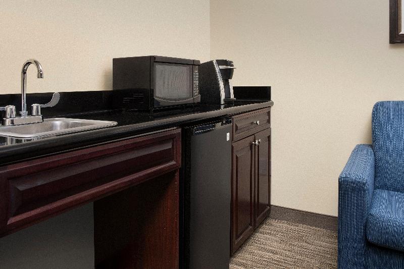 Люкс Адаптированный для Инвалидов, Holiday Inn Express Hotel & Suites Uvalde By Ihg