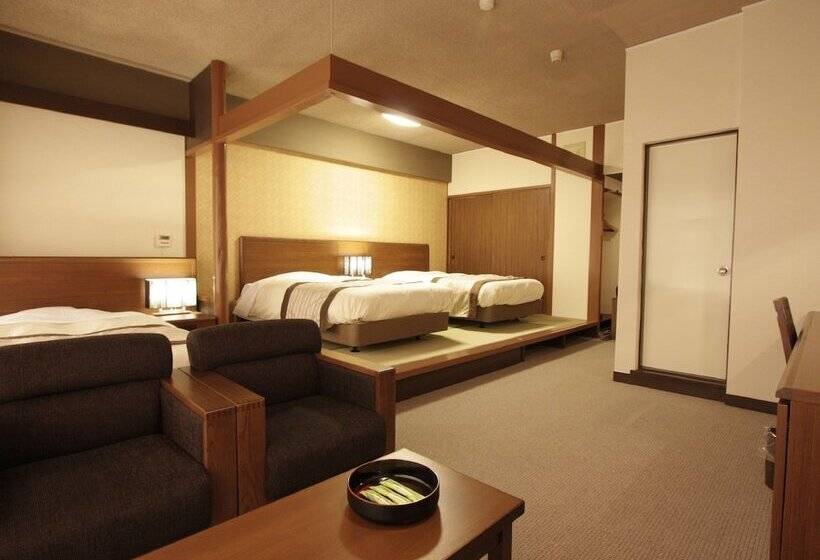 חדר סטנדרט לשלושה, Misasa Royal