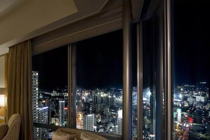 キングサイズベッド、シティビューデラックスルーム, Sheraton Grand Hiroshima